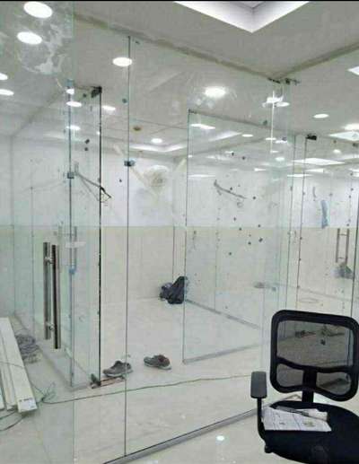 alloy glass partition ₹800 fit lagakar