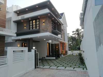 House for sale at Kakkanad.Call:9447580032.https://youtu.be/IpxbyXl_DXc