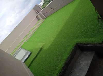 Artifical grass installoin krwane k liye cal kre 8826409464 in delhi