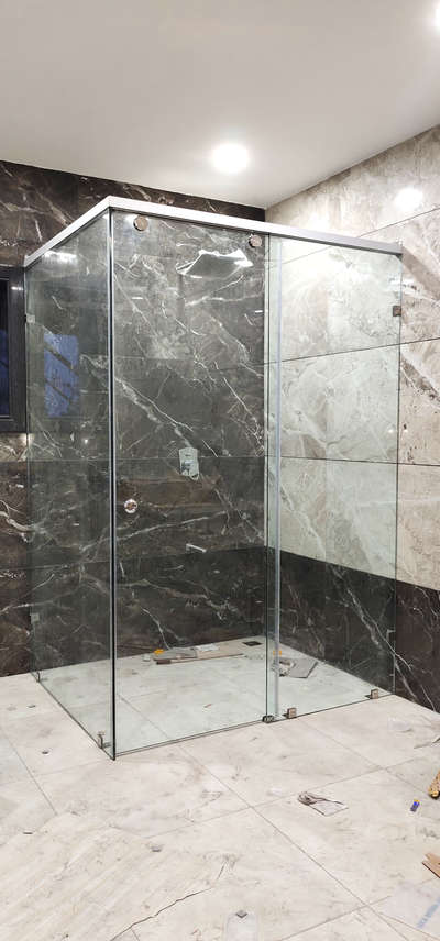 Glass shower
#SlidingDoors 
#bathroomstyle
