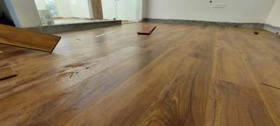 laminated wooden flooring
any requirement please contact 6238498121