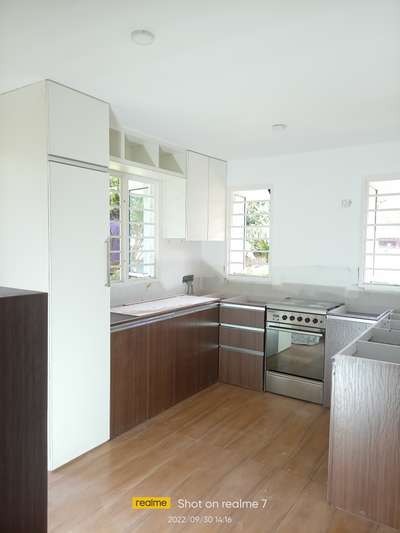 *modular kitchen *
.6 density multy wood. &texture type mica