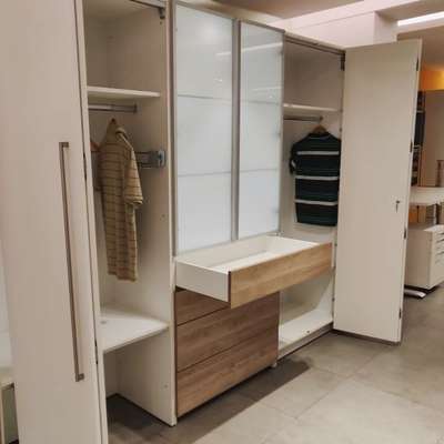 Wardrobe design
#interiordesign #interiordesignindia #kitchendesign
#latestkitchendesign
#modular_kitchen
#latestkitchendesign
#interiordesigner
#faridabad
#majesticinteriors
#wardrobes
WWW.MAJESTICINTERIORS.CO.IN
9911692170