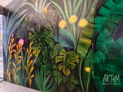 "There is poetry among the wildflowers "☯️🥰

Wall art @cake studio Malaparamp
ARTeM Decor Of Spaces 
098475 22529 
 
#wallart  #wallmurals #art #artist #artlife #artistsofinstagram #decor #interiordecor #paint #emulation #Acrylic
