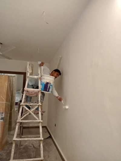 Asian premium paint work on going at Tatvam Villas Gurgaon 🧑‍🎨 

 #Painter  #paintwork  #gurgaon  #shonaroad  #asianpaint  #asianpaints  #WallPutty  #wallpaint  #ceilingpaint