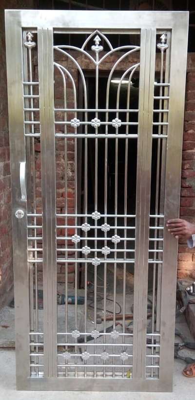 Steel Door at best finishing...in 304-grade
we provide excellent
for more info call at - 9968108999 
We are manufacturer since +20 year of wide range of main gates of ms , stainless steel calles ss ...
 #Steel  #gates   #mildsteel  #roomgate  #hall  #maingates