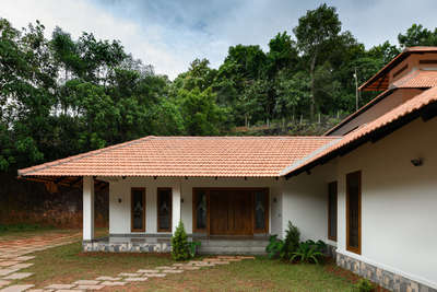 1.2 Cr | The Ecohouse

Client: K M Pattassery
Location: Kottayam, Kerala

Area: 3800 Sqft
Budget: 1.2Cr

Architect: Amrutha Kishor
Firm: Elemental
@elemental_ar
Location: Cochin

Kolo - Indiaâ€™s Largest Home Construction Community :house:

#home #keralahouse #koloapp #keralagram #reelitfeelit #keralagodsowncountry #homedecor #enteveedu #homedesign #keralahomedesignz #keralavibes #instagood #interiordesign #interior #interiordesigner #homedecoration #homedesign #homedesignideas #keralahomes #homedecor #homes #homestyling #traditional #kerala #homesweethome #architecturedesign #architecture #keralaarchitecture #architecture