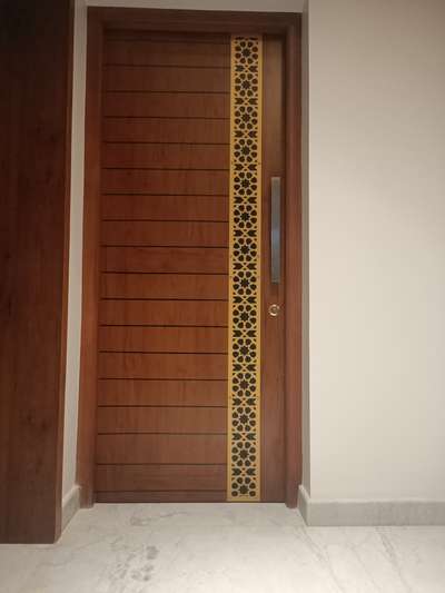 #DoorDesigns  #pupolish  #teakwood  #MuslimPrayerRoom  #architecturedesigns  #InteriorDesigner  #gold