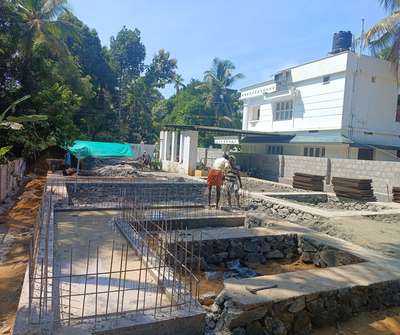 on site foundation and water body  #foundation  #foundation_prepration  #Basement_and_wall  #Basement  #basementfilling  #BestBuildersInKerala  #HouseDesigns  #homedesignkerala