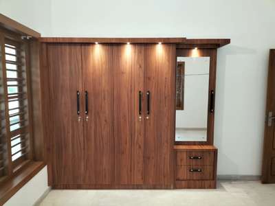 Multiwood and plywood wardrobe 001.
DM for works 
#Carpenter  #interior  #wardrobe  #bedroom #cupboard #multiwood
