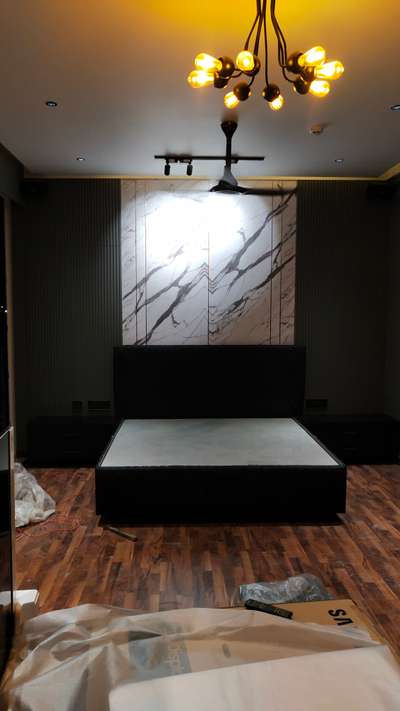 #master bedroom had wall decor /