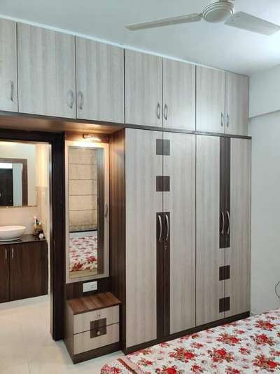*Moduler kitchen, almirah*
Moduler kitchen, with basket high quality, metirial, good finish, and most important on time,
