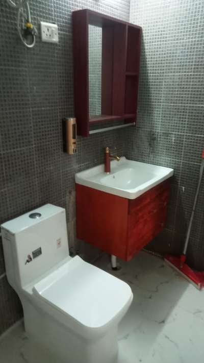 #Plumber  #plumbering 
किसी भी प्रकार के बाथरूम टॉयलेट किचन फिटिंग और सर्विस के लिए संपर्क करें 7317482887,8795646771
