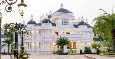 OPS Mansion 👑
 #celebrityhome #luxuryinteriors  #luxuaryhomes #kingsize #golddecor #MANSION #palace