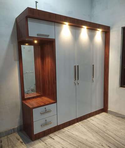 Aluminium #modell #shelf #AluminiumWindows #3door#bed rooms #KeralaStyleHouse #HouseDesigns #KidsRoom #y