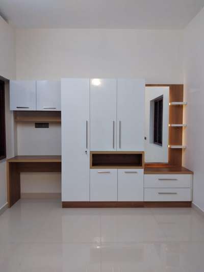 ModularKitchens
#wardrobes
  #bedrooms
#prayerunit
#Tvunits
#washArea
#partition 
#cellings
#penlings
#All interiors work in labour rate
contact No. 7994815386
              8057444375