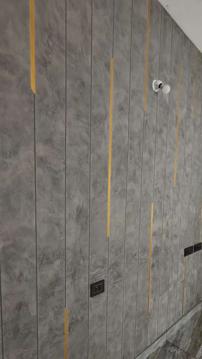 exposed concrete with gold lines  #TexturePainting  #concrete  #CementFinish  #cementdesign  #cementwork  #Designs  #LivingroomDesigns  #InteriorDesigner   #texture  #lnterior_texture-paint  #LivingroomTexturePainting  #LivingRoomPainting  #WallPainting