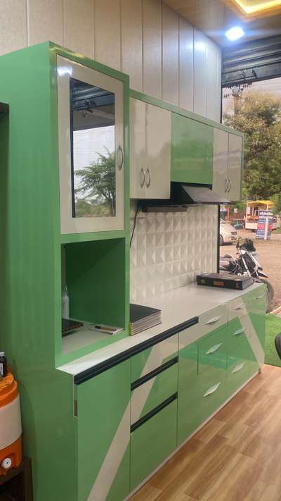 Modular Kitchen With Real Plast. 


Beautiful Living Solution 😊 
 #modulerkitchen  #KitchenCabinet  #KitchenIdeas  #WardrobeIdeas  #WardrobeDesigns  #newideas