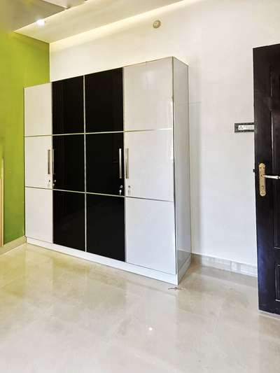 7*7 aluminium wardrobe  
 #4DoorWardrobe  #WardrobeIdeas  #WardrobeDesigns  #MasterBedroom  #InteriorDesigner