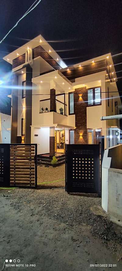 site-Trivandrum 
#homedesigne #homepainting #SmallHouse