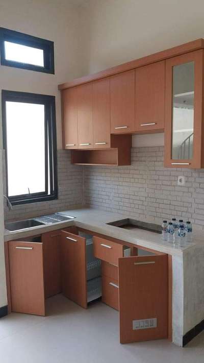 modular kitchen bahut uchit rate off per Kiya Jata Hai motor kitchen ka kam