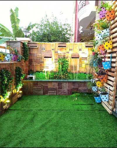 Landscaping and fountain designed for small space area with artificial wall and floor grass. Contact us for booking and enquiries. ðŸ�ƒ
#waterfountain #bhopal #creativegardens #creativity #gardens #plannters #naturalgardens #nature #bestgardens #fountains #nozzle #nozzlefountain #annudaycreativegardening #artificialgrass #artificialgrassexperts #bamboowork #foutaindesigm