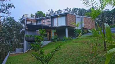 modern architecture Resort type home for sale 
#realestate 
#blendinkosarchitects #Architect #architecturekerala #kerala_architecture #architecturedaily #more #reelsinstagram 
#modernarchitecturedesign