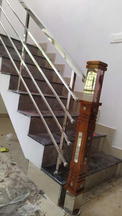 ss hand railing work square tube
#StaircaseDecors #StaircaseDesigns #StraightStaircase #SteelStaircase