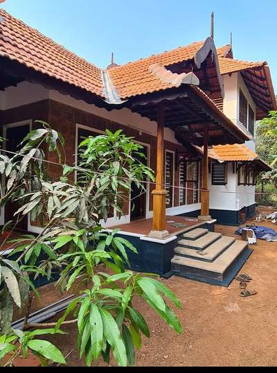 #TraditionalHouse  #keralaarchitectures  #architecturedesigns  #homesweethome  #new_home  #homedesignideas  #homedecorlovers  #Architectural&Interior  #kerala_architecture  #architectsinkerala