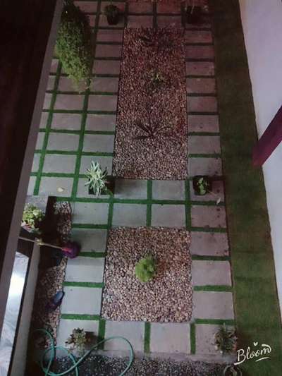 natural stone with grass work
8606763206