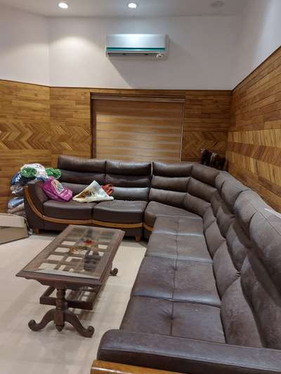 wall paper,curtain & wooden floor

#InteriorDesigner #interior_wallpaper #curtains #WoodenFlooring #HomeAutomation #Kozhikode