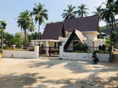 YAKOOB HOME RESIDENCE |2740SQFT|MANNARKKAD|  PALAKKAD |AETRIO DESIGNS-7025707786
#KeralaStyleHouse #keralahomedesignz #keralaarchitectures #veedupani #HomeDecor #keralaplanners #keralahomeplans #kerala_architecture #keralastyle #keralahomeconcepts