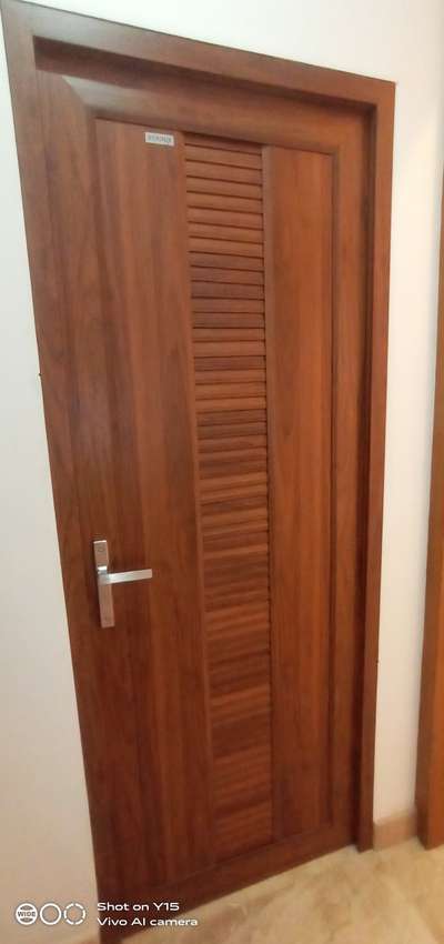 Bathroom fiver door