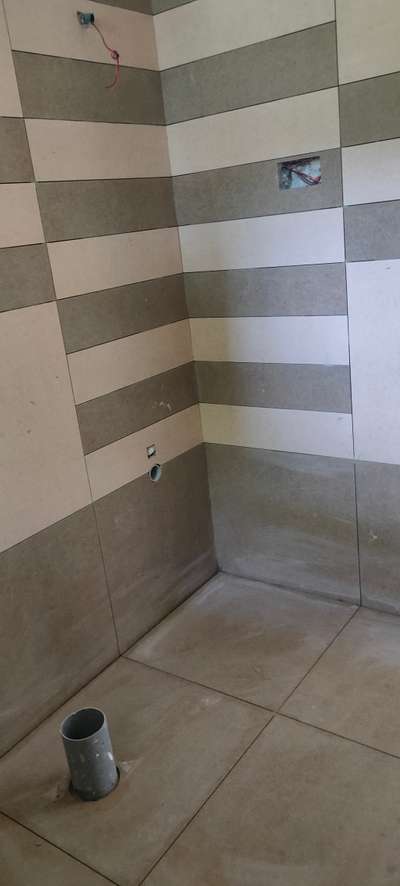 2×2 tile bath wall and floor