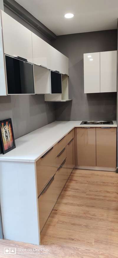 9×5Feet L-Shape Modular Kitchen With Cappuccino and White Colour Combination . 

Contact For More Details: 9958220900
 #ModularKitchen 
 #MovableWardrobe 
 #HomeDecor 
 #InteriorDesigner 
 #Contractor 
 #civil
