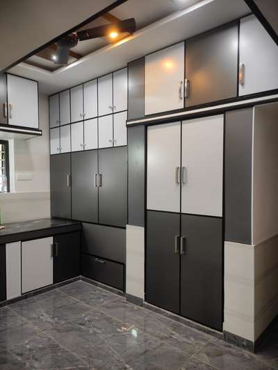 aluminium interior aluminium #ModularKitchen #KitchenCabinet #aluminiumprofilewhitecoatkitchen
