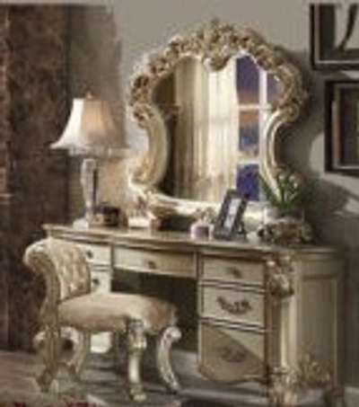 wood carveen design style 
it's is luxery style furniture and classic styoe,