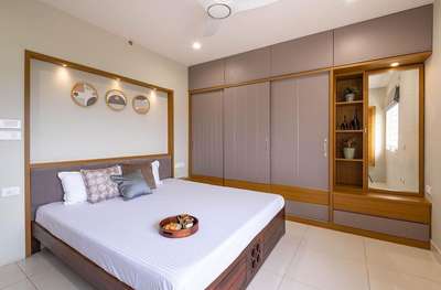 BEDROOM DESIGN ✨🍷 
#BedroomDecor #MasterBedroom #KingsizeBedroom #BedroomDesigns #WoodenBeds