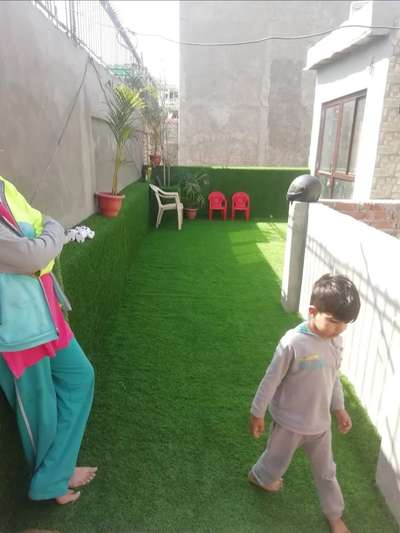 Artificial grass installion krwane k liye cal kre my contect num 8826409464 bikram singh in all india serves