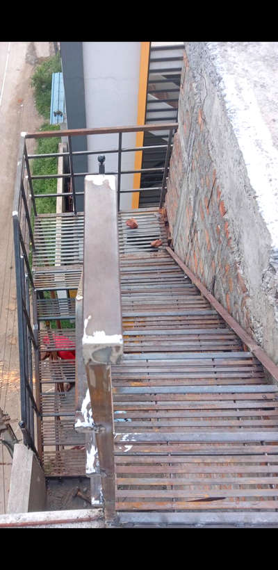nizssfebrication
all kind of ss ms gate grill railing stairs work
 #9999235659/saifi