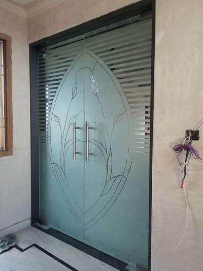 taffon glass entrance