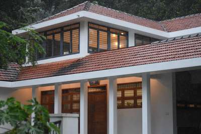 #KeralaStyleHouse  #Architect #architecturedesigns #tropicalhouse #HouseDesigns #SlopingRoofHouse #slopesite #Kottayam #pala #Landscape #archkerala #architectsinkerala