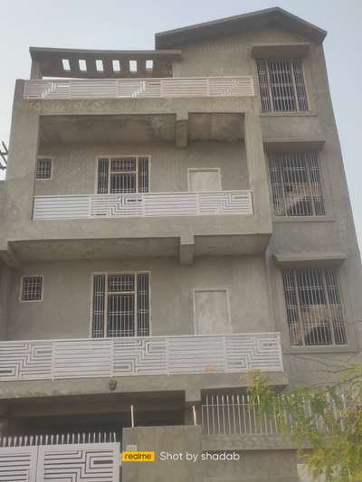 F 200 sector 2 Noida extension