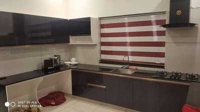 Kitchen Venetian blinds. please contact 8075505560
