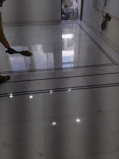 *पवन सिंह*
डायमंड इटालियन ग्रेनाइट सिलीकेट मार्बल पॉलिश किया जाता है