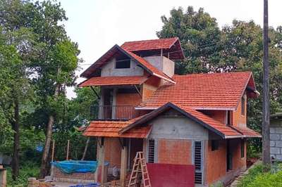 ongoing project at Kulapully 

#tropicalkeralahome  #keralaarchitecture #home #cseb #mudblock #sloperoof #rooftiles #CementFinish #lowcosthome