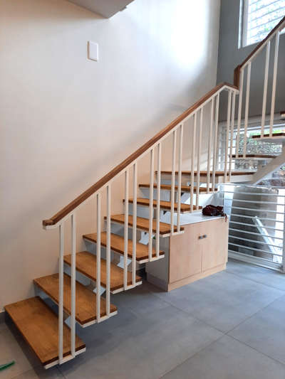 G I STAIR PANEL'S WITH TEAK WOOD..............


#StaircaseDecors #StaircaseDesigns #StraightStaircase #gipipe #worked
