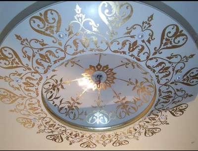 design with leafing work gold on ceiling

 #ceiling  #goldleaf  #HouseDesigns