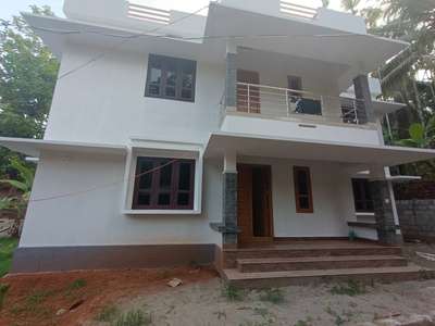 for sale 4 cent plot,3 bed room bath attached,bore well,1300 sqft house,locality-mattom center mob.9567417209