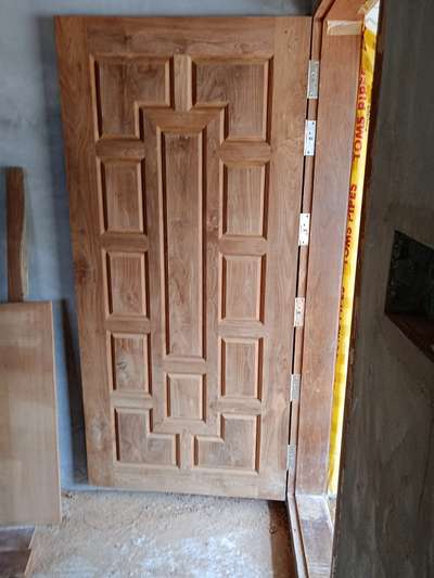 front door 
🚪
#Carpenter #FrontDoor #carpentery